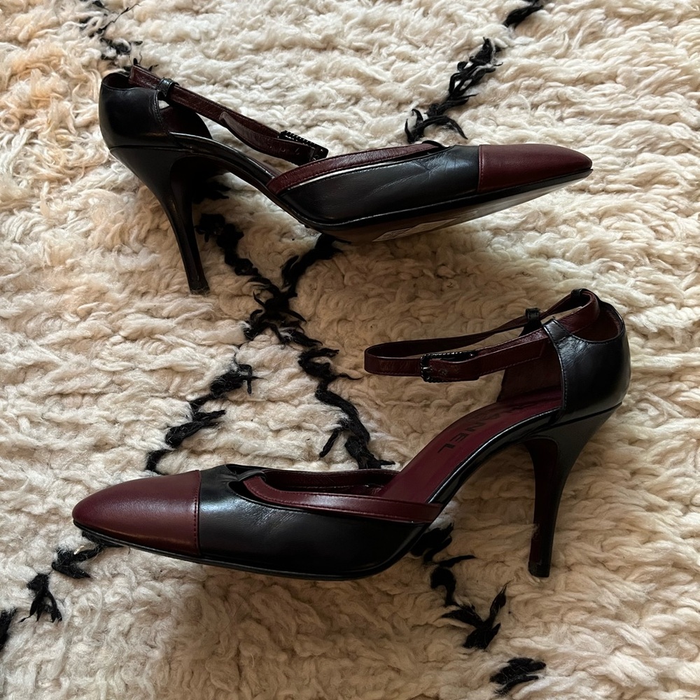 CHANEL Black and Burgundy Heels - Picture 2 of 6